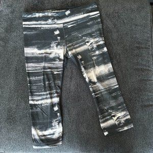 Under Armour Grunge Capri Tights Large